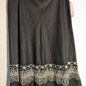 Rafaella NewElegant Black Skirt with‎ Intricate White Detailing 12P